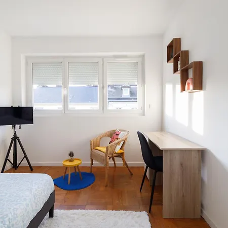 Moderne, Stylee Et Confortable En Centre روان
